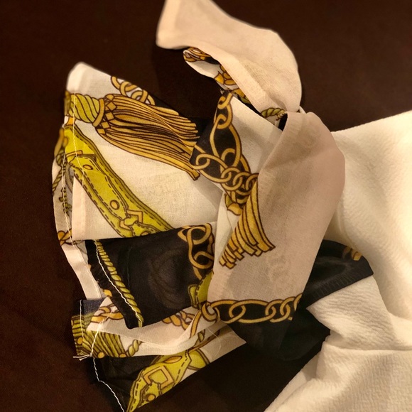 NWT. New York & Co. V-neck White Blouse Size M - Picture 2 of 4